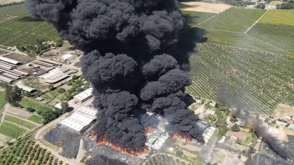 Bomberos de O’Higgins trabajaron en tres grandes incendios de forma simultánea